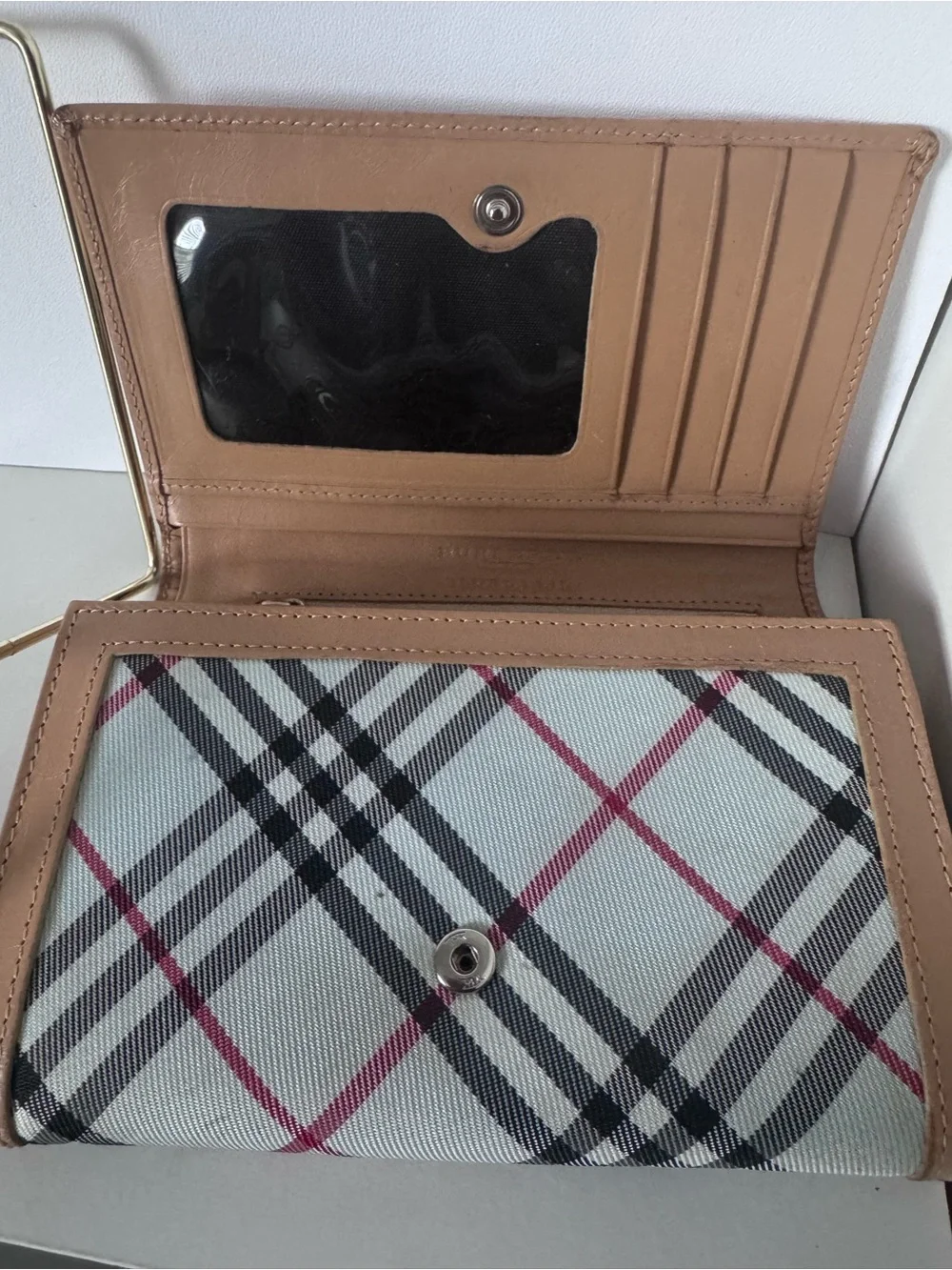 Authentic Burberry Beige Black Red
Check Wallet with Tan Trim Blue Label - Picture 9 of 10